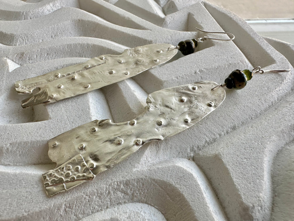 Silver Apparitions