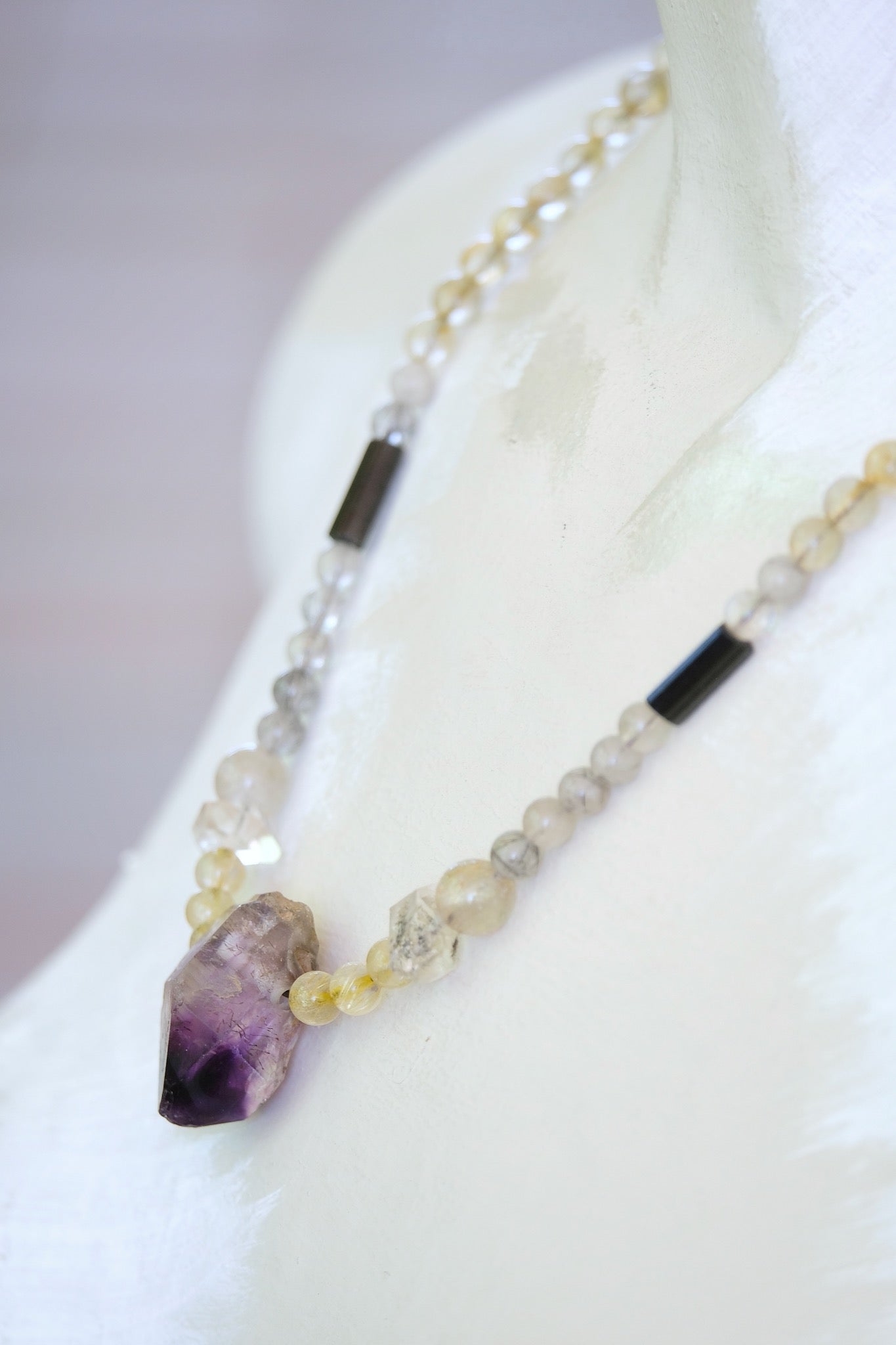 Rutilated Stones Adornment